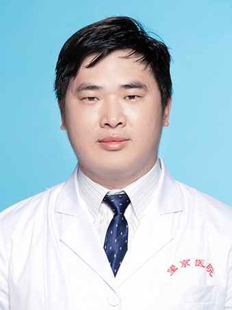 李偉